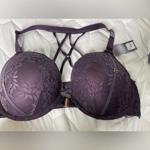 Beautiful front clasp Cacique bra 40DD NWT